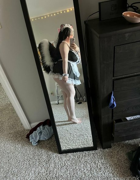 lilskoooonk model nude photo