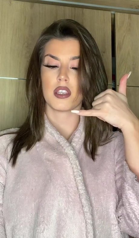 Gena top profile image