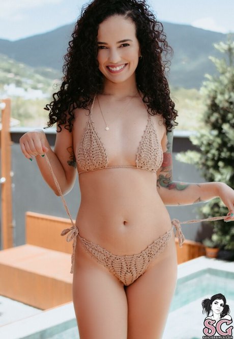 Mari Curly Suicide nude actress pics