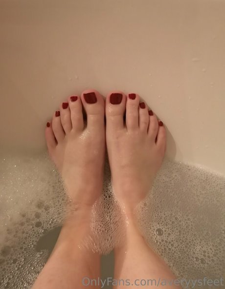 averyysfeet adult model pictures