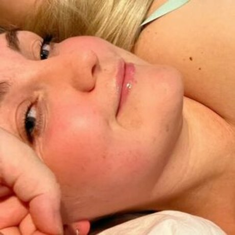 Jessylou model naked pics