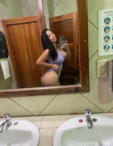 lizbethoficial naked actress photo