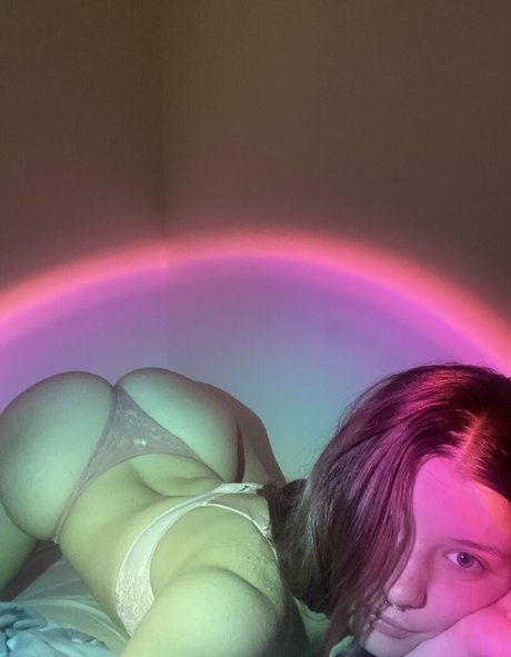 fairiwinni nude actress images