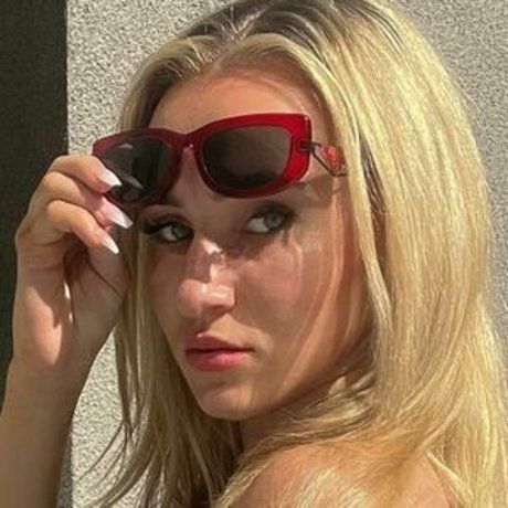 Alessandra Paolinetti model adult pic