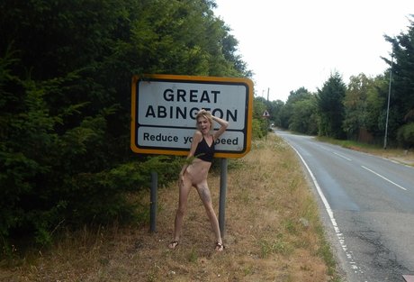 Beth Randell model nudes images