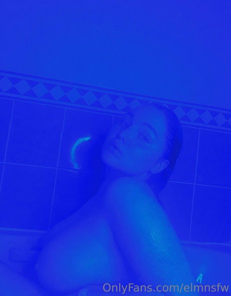 elmnsfw sexy pornstar image
