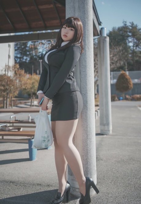 Calpas oishiiii naked model image
