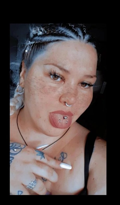 luianaxxx pornographic model image