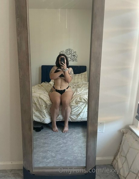 lexxynikole nude pornstar pics