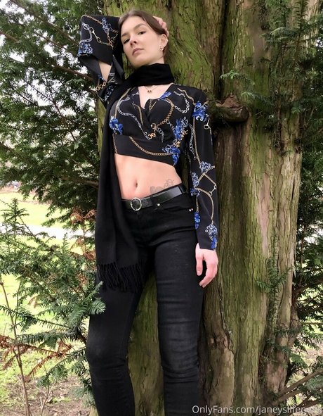 janeyslifepeek top profile image