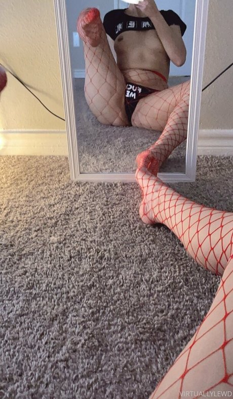 virtuallylewd model exclusive images