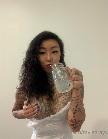 TaylaGrayy erotic model photo