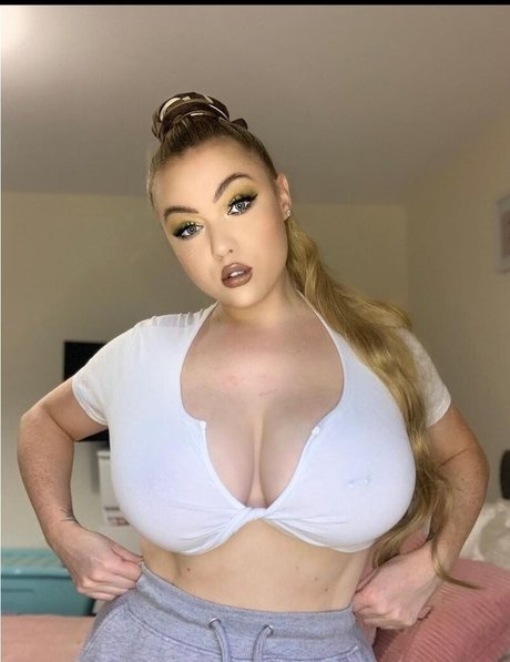 Kendall Rowan star sex pic