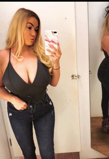 Kendall Rowan erotic pornstar picture