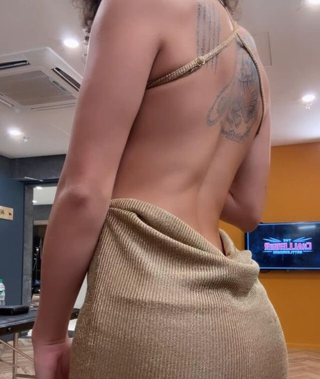 model onlyfans pornographic image