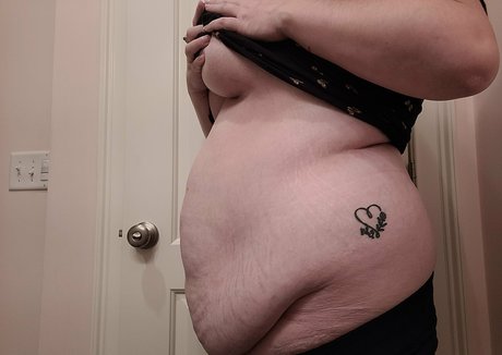 feedchromie star nude pics