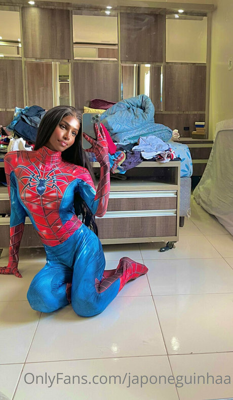 japoneguinhaa nude actress photo