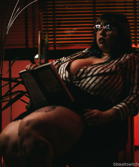 bbwaltswitch star erotic photo
