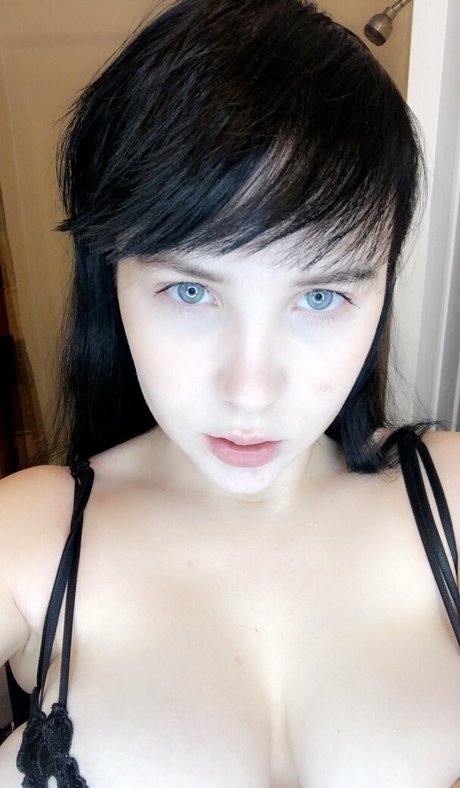sucking tits onlyfans exclusive pic