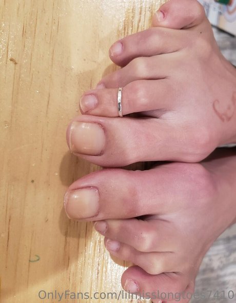 lilmisslongtoes7410 pornstar erotic img
