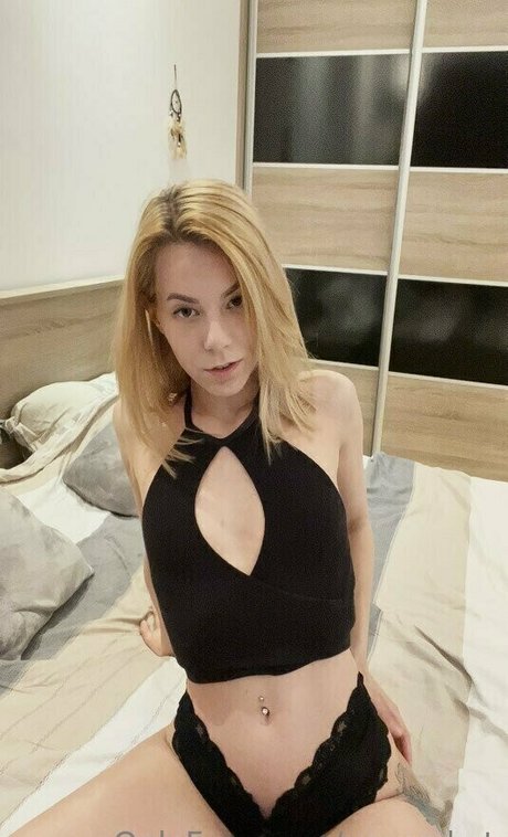 yours kat top profile image