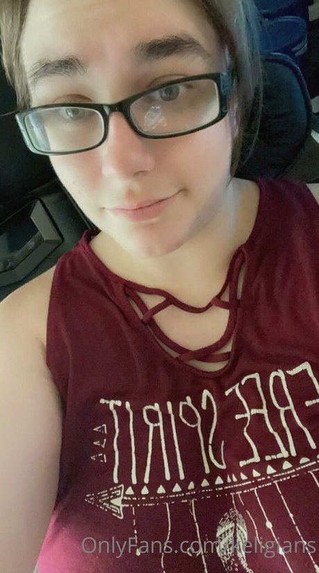 keligians sexy pornstar image