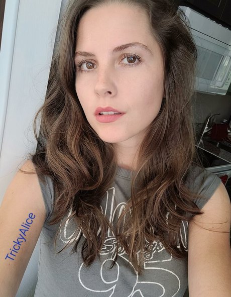 Trickyalice6 hd star pic