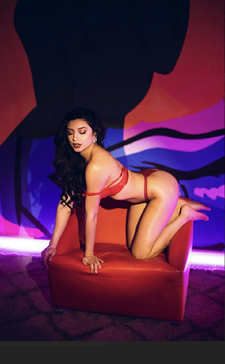 toosexyashley model art pics