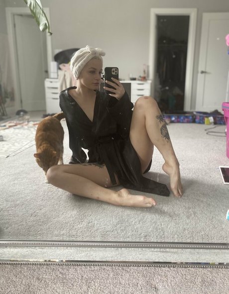 samanthaknoxxoxo naked model images