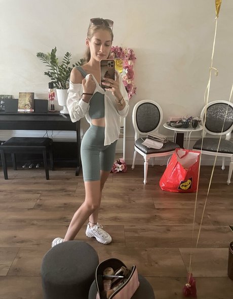 real tiffany naked model images
