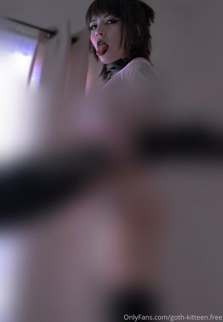 goth kitteen free profile image
