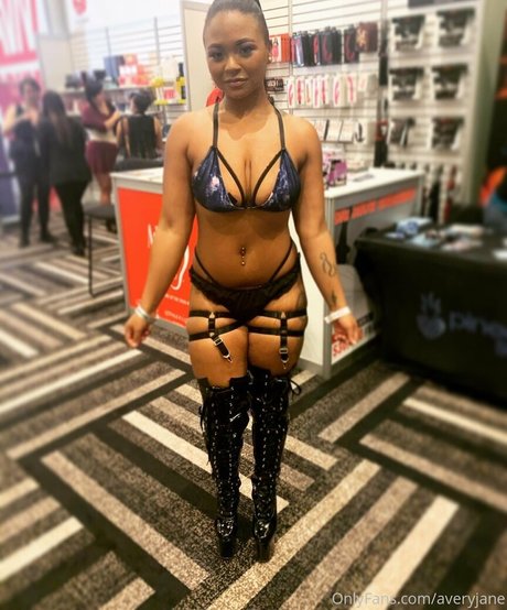 averyjane art pornstar pic