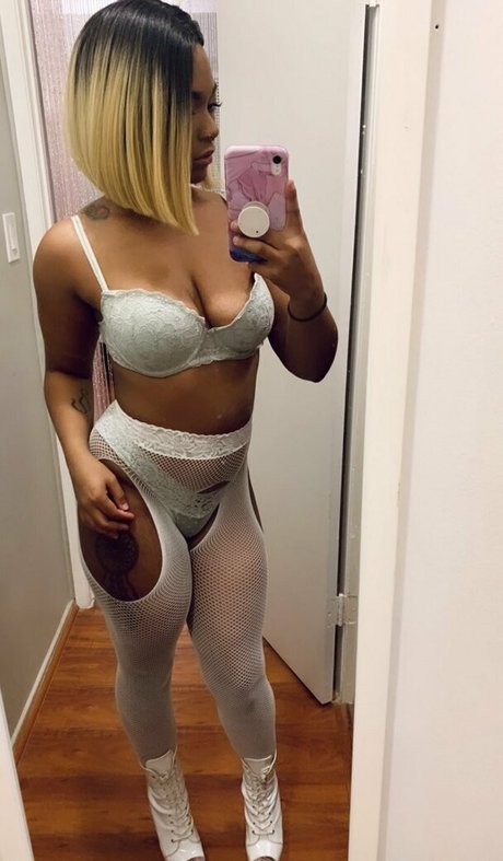 averyjane model art img