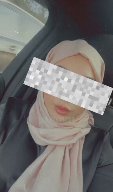 Layla Khan pornographic model pic
