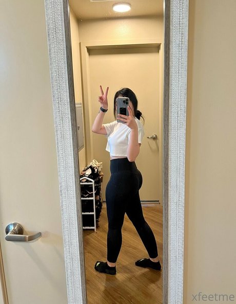 xfeetme pretty pornstar photos