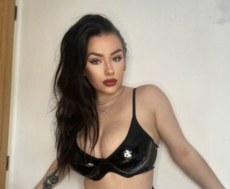 Leah X model porn pic
