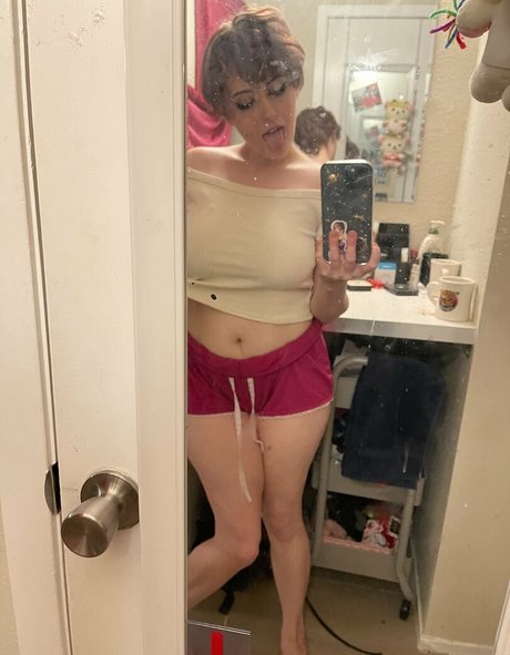 holykoley free model pics