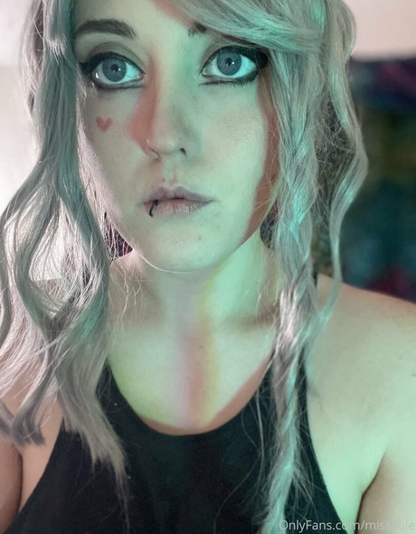holykoley best model photos