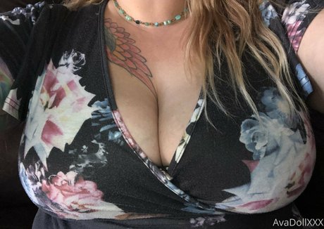 avadollxxx model porn pic