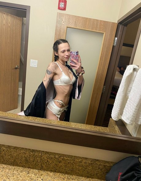 blossoming vixen star erotic photo