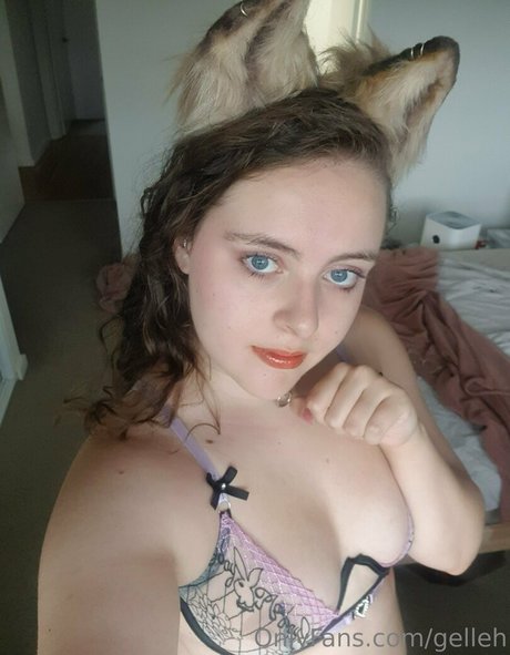 gelleh nude star image