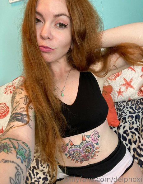 delphoxi4free naked model photos