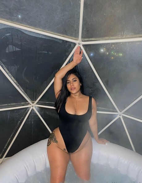 allisonvivi nudes star picture