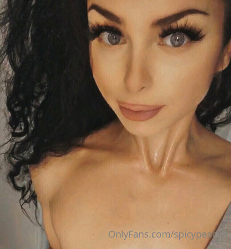 spicypeach8 sexy model img