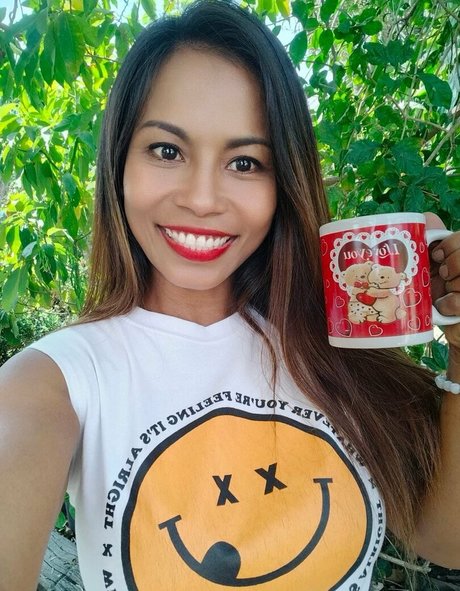 PaulaThai pornstar naked image