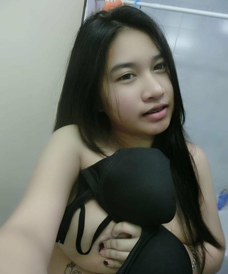 Warunee Thanyaphu model porn photos