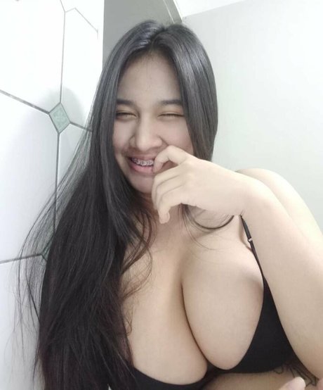 Warunee Thanyaphu model nice img
