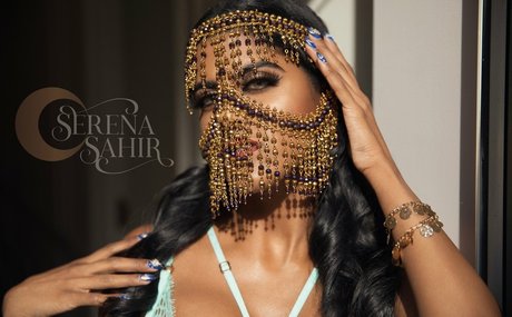 serenasahirnyc erotic model img
