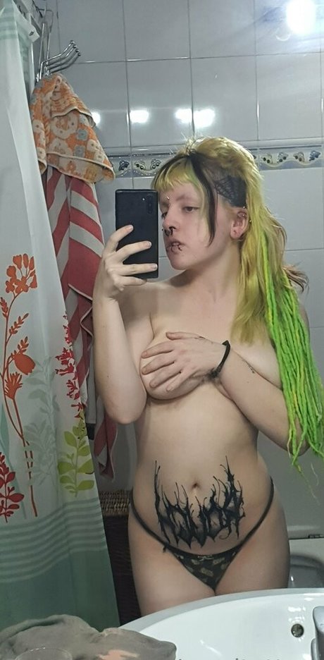 semitattooedgoth pornstar erotic image