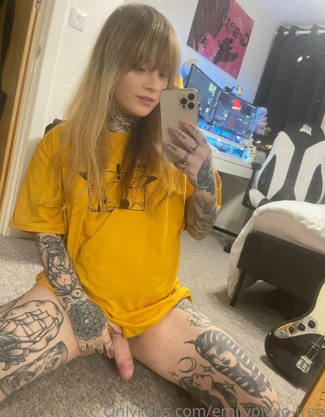 emilypiexo free erotic model pics
